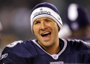 COWBOYS TONY ROMO Weaing wool cap for December weather blue jersey