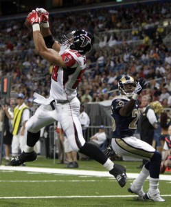 Atlanta Falcons TE Tony Gonzalez Catches a touchdown against the New Orleans Saints